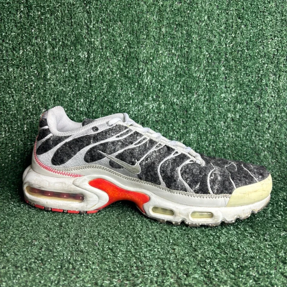 Nike Air Max Plus‎ Essential Crater Photon Dust White Grey Sneakers Mens Sz 10.5